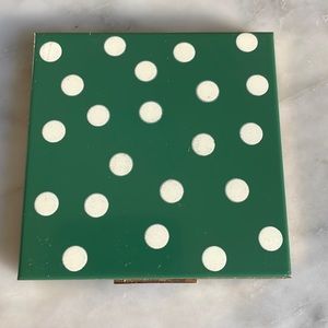 Vintage makeup compact